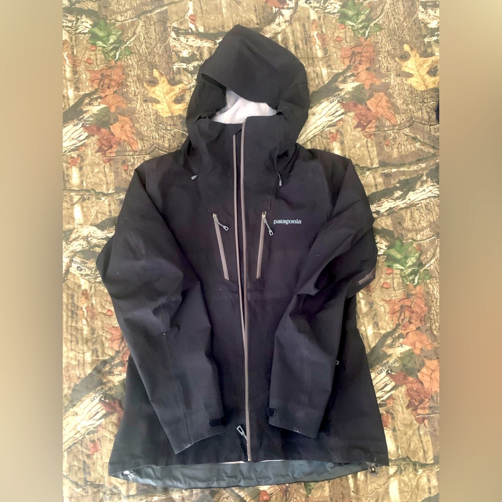 Patagonia Womens Triolet jacket black medium